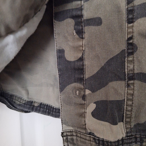 Camo Jacket - Picture 2 of 9